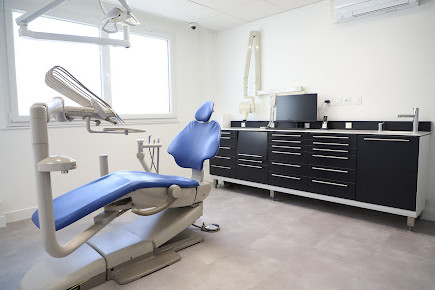 Cabinet Dentaire de la Place - Montreuil - Soins Dentaires - Implantologie - Esthétique - Orthodontie